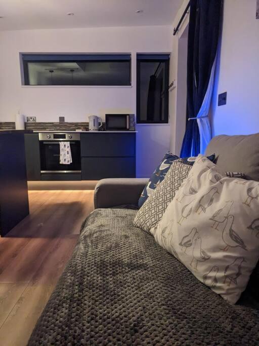 Modern Cosy Walking Distance To Many Cove Beaches And Coast Path Walks As Well As The Famous Helford River Фалмут