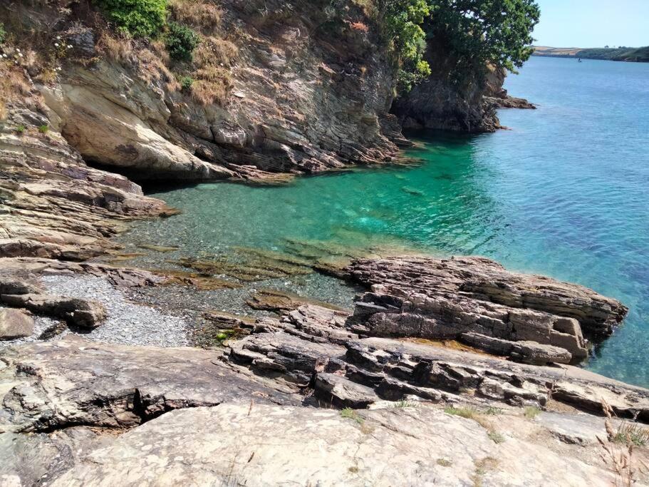 Apartment Coastal Coves Retreat: Modern Near Helford River Falmouth