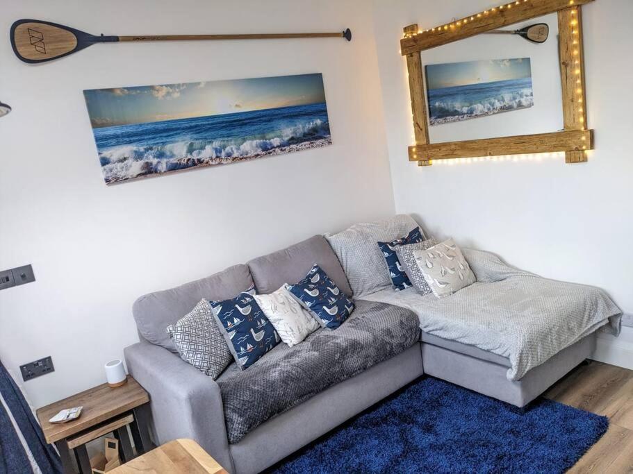 Modern Cosy Walking Distance To Many Cove Beaches And Coast Path Walks As Well As The Famous Helford River Апартаменты *