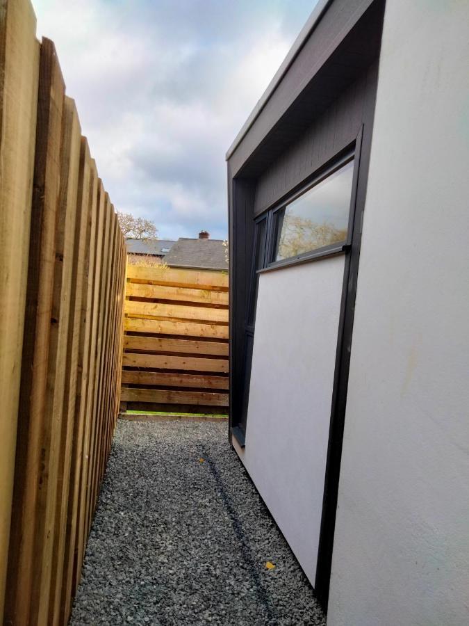 Coastal Coves Retreat: Modern Near Helford River Falmouth